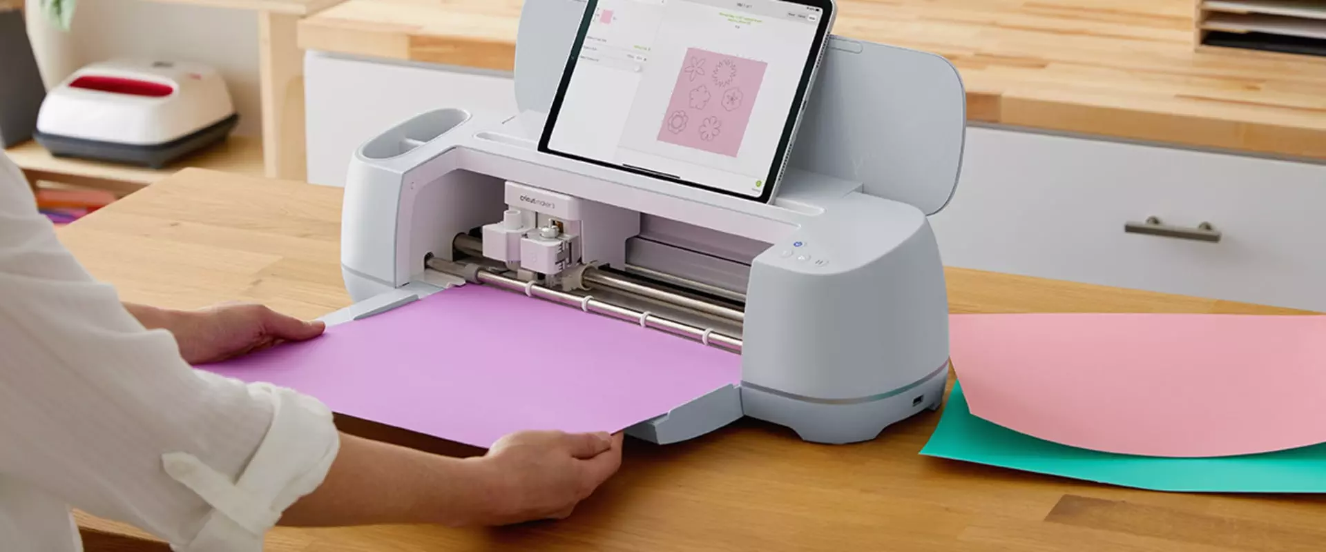 Which ipad works with the cricut design?