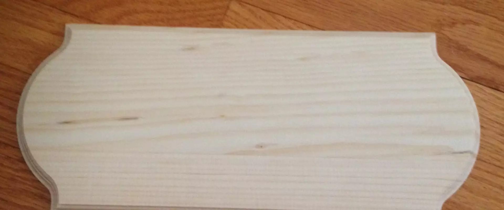 Will cricut vinyl stick to wood?